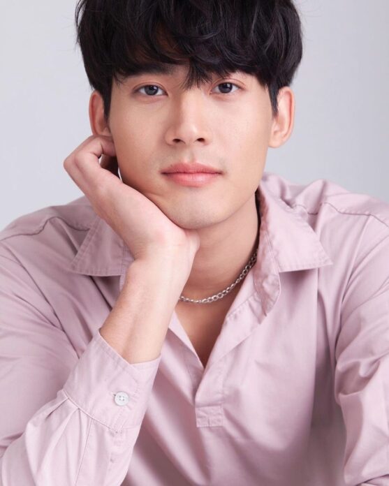 อาทิตย์ใส