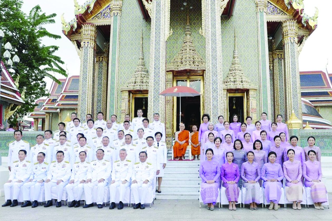 ข่าวสดพระเครื่อง - พรประทานสมเด็จพระสังฆราช ปลัดมท.-ขรก.มหาดไทยเกษียณฯ