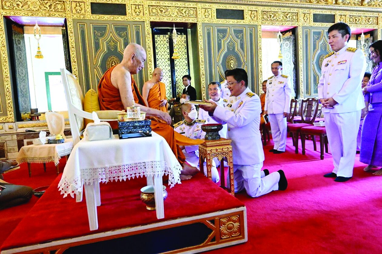 ข่าวสดพระเครื่อง - พรประทานสมเด็จพระสังฆราช ปลัดมท.-ขรก.มหาดไทยเกษียณฯ