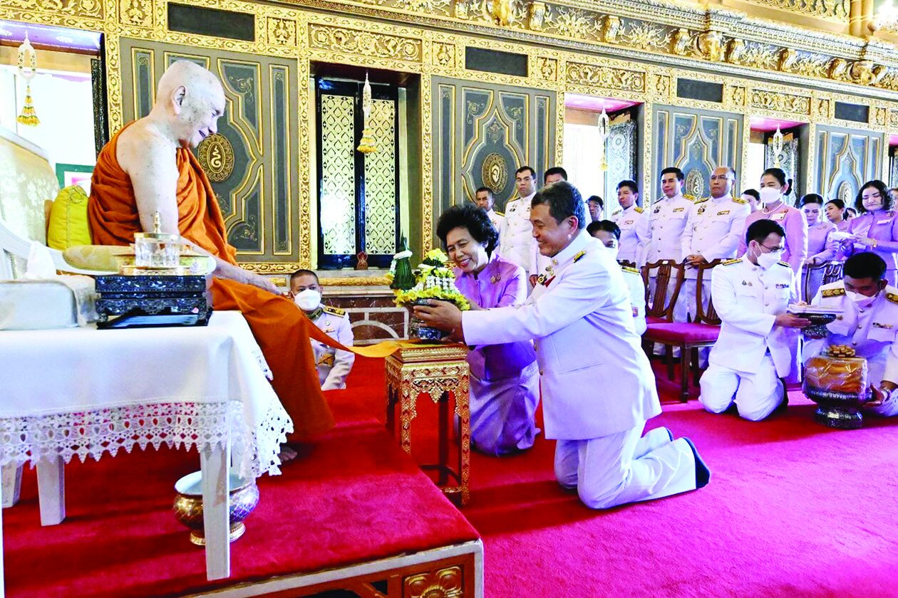 ข่าวสดพระเครื่อง - พรประทานสมเด็จพระสังฆราช ปลัดมท.-ขรก.มหาดไทยเกษียณฯ