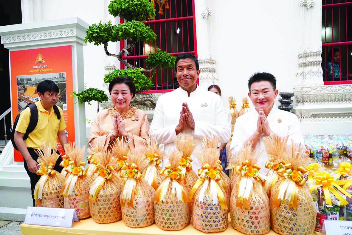 ข่าวสดพระเครื่อง - พิธีตักบาตรเทโวโรหณะ วัดมหาธาตุยุวราชรังสฤษฎิ์