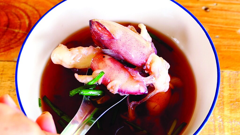 หลาก&หลายอิ่มอร่อย - ‘รับคอละออม’ท่ายาง รสชาติแซ่บ-จัดจ้าน
