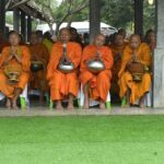 วันออกพรรษา ตักบาตรเทโวโรหณะ ย้อนรอย 78 ปี ก่อเกิดสะพานประวัติศาสตร์ปาย