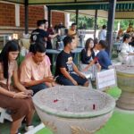 ถูกรางวัลที่ 1 แล้ว 8 คน สายมูแห่ไหว้ขอพร-โชคลาภ ท้าวเวสสุวรรณ หวังถูกรางวัลใหญ่