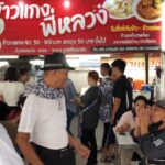 ร้านข้าวแกงเปิดหม้อ กินฟรี ถวายเป็นพระราชกุศล เนื่องในวันคล้ายวันสวรรคต พ่อหลวง ร.9