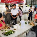 ร้านข้าวแกงเปิดหม้อ กินฟรี ถวายเป็นพระราชกุศล เนื่องในวันคล้ายวันสวรรคต พ่อหลวง ร.9