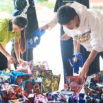 คนเขาใหญ่ ปันน้ำใจสู่ เชียงราย-เชียงใหม่-ลำพูน บรรจุถุงยังชีพมอบให้ชาวบ้าน