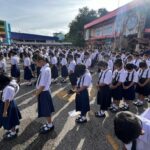 ลดธงครึ่งเสา คณะครู-นักเรียน ท.ร.ท.2 ยืนไว้อาลัย ร่วมแสดงความเสียใจ เหตุไฟไหม้รถบัสทัศนศึกษา