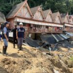 มท.4 ลุยพื้นที่ 'ถ้ำผาจม-สายลมจอย' ติดตามการฟื้นฟูชุมชน มอบถุงยังชีพ-รับเรื่องร้องเรียน