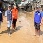 มท.4 ลุยพื้นที่ 'ถ้ำผาจม-สายลมจอย' ติดตามการฟื้นฟูชุมชน มอบถุงยังชีพ-รับเรื่องร้องเรียน