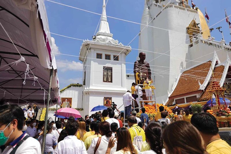 เที่ยววัดวันหยุด - เยือนวัดอินทรวิหาร บางขุนพรหม สักการะขอพร‘หัวใจหลวงพ่อโต’