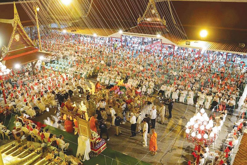 เที่ยววัดวันหยุด - เยือนวัดอินทรวิหาร บางขุนพรหม สักการะขอพร‘หัวใจหลวงพ่อโต’