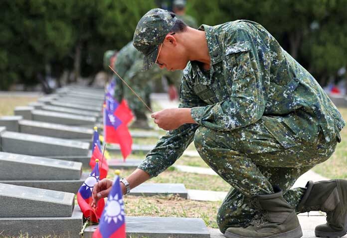 ประธานาธิบดีไล่ ชิงเต๋อ เยือนหมู่เกาะจินเหมิน-ฉลอง 75 ปีมีชัยเหนือคอมมิวนิสต์จีน