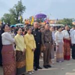 ยิ่งใหญ่ ตักบาตรเทโวอุทัยธานี พระภิกษุสงฆ์ 500 รูป รับรับบิณฑบาต พุทธศาสนิกชน