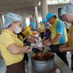ซีพีส่งวัตถุดิบปรุงอาหารหนุน "โรงครัวพระราชทาน" ช่วยน้ำท่วม จ.ลำพูน