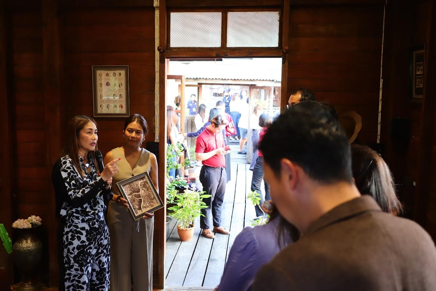 สุภมาส บุญประมุข หนึ่งในหุ้นส่วนร้าน ร.ศ. ๑๒๗ “ในข้าวมีคำ” บอกเล่าเรื่องราวประวัติอันยาวนาน 80 กว่าปี สุภมาส บุญประมุข หนึ่งในหุ้นส่วนร้าน ร.ศ. ๑๒๗ “ในข้าวมีคำ” บอกเล่าเรื่องราวประวัติอันยาวนาน 80 กว่าปี