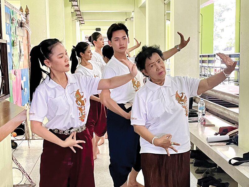 สดจากเยาวชน - พิธีคำนับครู โขน‘พระจักราวตาร’
