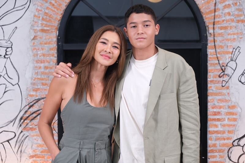 ลูกเกด-ซินดี้-เอ๋ ควงลูกๆ ที่ไม่ได้มีดีแค่หน้าตา แต่มีดีกรีเป็นนักว่ายน้ำระดับประเทศ