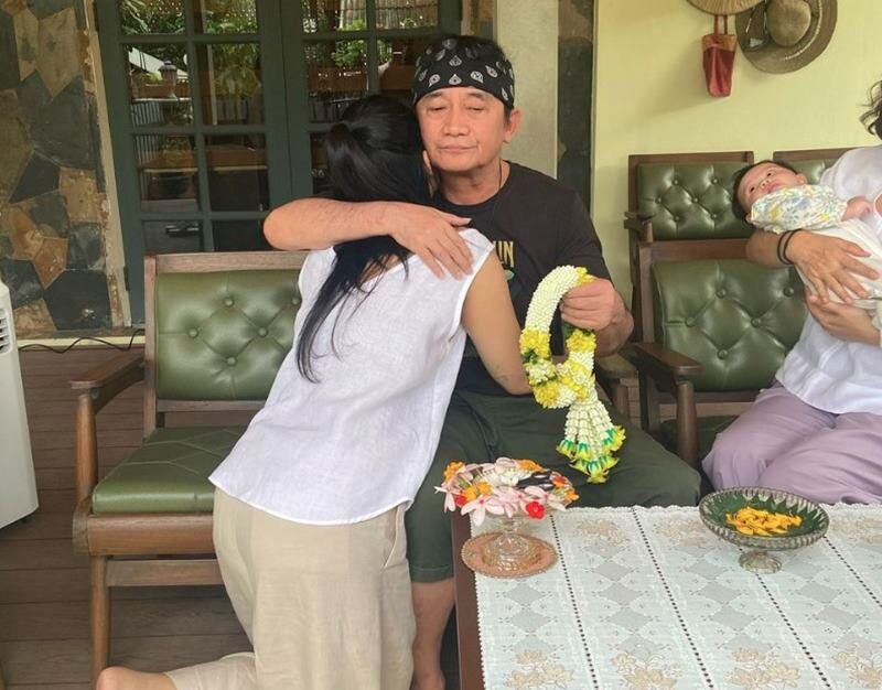 น้ำตารื้น! ปู พงษ์สิทธิ์ เคลียร์ใจลูกสาว บอกหลาน “ไม่มีพ่อไม่เป็นไร กูเป็นพ่อเอง”