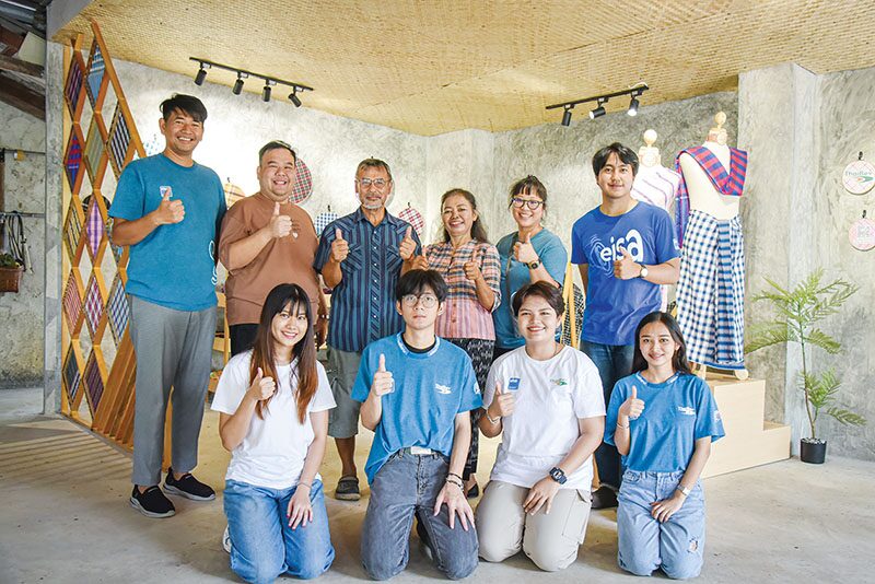 ปักหมุดศิลปวัฒนธรรม - สตูดิโอไอเดียนักศึกษา กลุ่มทอผ้าบ้านไทรงาม