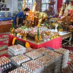 ศรัทธาเต็มคิวแน่น สายมูหลั่งไหล ร่วมพิธีบวงสรวง 'บ่วงนาคบาศ' แห่ไหว้ขอโชคลาภ