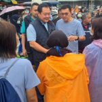 รมต.ทวี ห่วงใยผู้ประสบภัยพิบัติ บินด่วนจชต. สั่งเร่งช่วยปชช.เผชิญอุทกภัย 