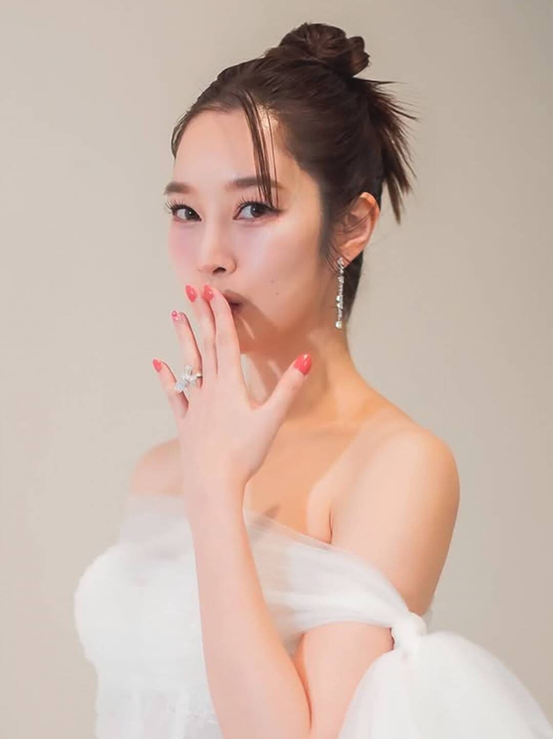 ซุปตาร์บันเทิง - ‘ฐิสา’เรียนรู้ 10 ปี ในวงการ วอนแฟนๆเปิดใจบทบาทใหม่