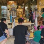 สาวใหญ่เมืองแพร่ ขอโชคกุมารสมบัติ จุดธูปได้เลขเด็ดสมใจ เหมาลอตเตอรี่หมดแผง