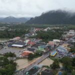 วิกฤตสุด ฝนถล่มสตูล น้ำป่าทะลักจม 3 อำเภอ 5 ตำบล 23 หมู่บ้าน 1,234 ครัวเรือนเดือดร้อนหนัก