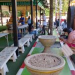 เนืองแน่น ชาวบ้านแห่ขอโชคลาภ ส่องเลขเด็ด ท้าวเวสสุวรรณ หวังถูกหวยรวยรับปี68