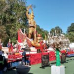 เนืองแน่น ชาวบ้านแห่ขอโชคลาภ ส่องเลขเด็ด ท้าวเวสสุวรรณ หวังถูกหวยรวยรับปี68