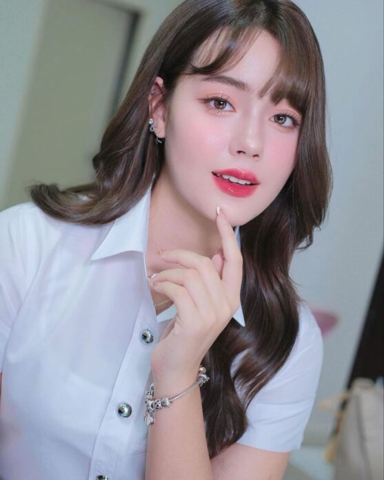 อาทิตย์ใส