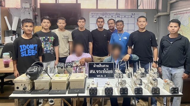 บุกจับคาบ้าน 2 หนุ่มช่างไฟ ลักกล้องวงจรปิดสำนักงานตำรวจแห่งชาติ เอามาติดไว้ที่บ้านตัวเอง ยึดของกลางเพียบ เผยคำรับสารภาพ