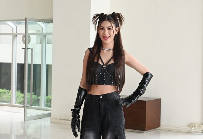 จับกระแสลูกทุ่ง