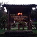 อุณหภูมิลดฮวบ เย็นสะท้าน ดอยอินทนนท์ 7 องศา นักท่องเที่ยวแห่สัมผัสอากาศหนาวคึกคึก