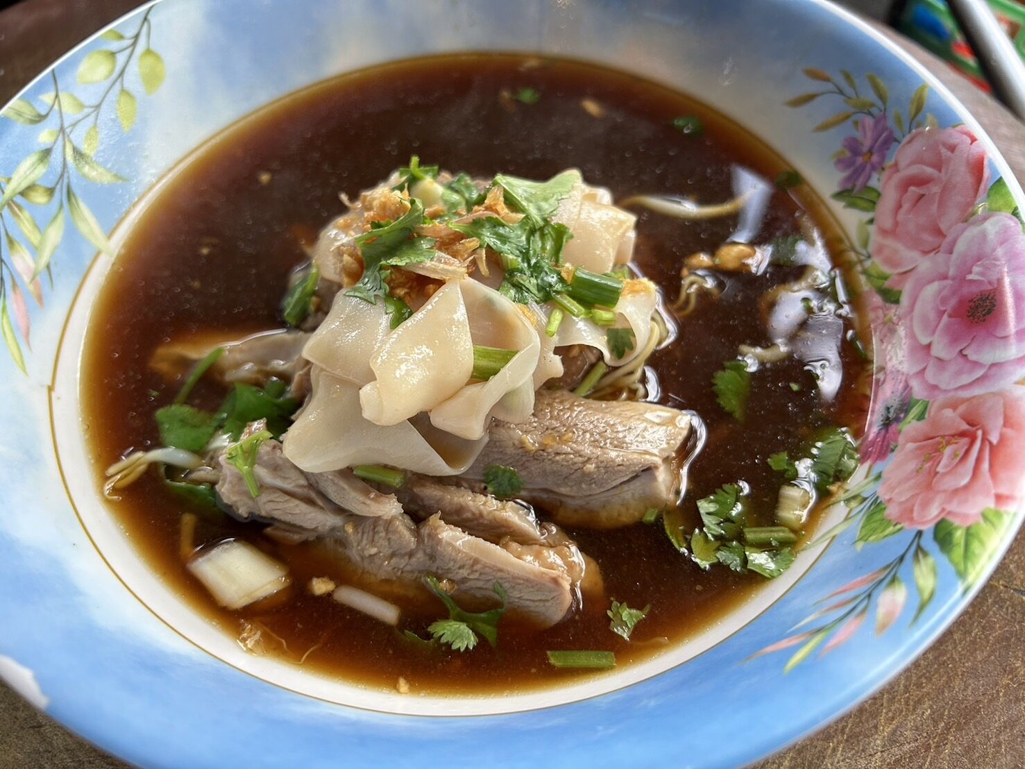 สวรรค์ในครัว - ร้านเตี๋ยวเป็ดน้องจอย ของอร่อยข้าง‘สน.’
