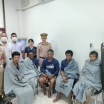 ศรชล.ภาค 2 ส่ง ฮ.ออกช่วยเหลือลูกเรือประมง 5 คนอับปางกลางทะเลสงขลา