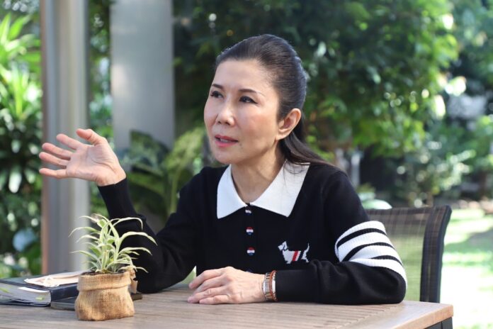 หนูนา กัญจนา ศิลปอาชา