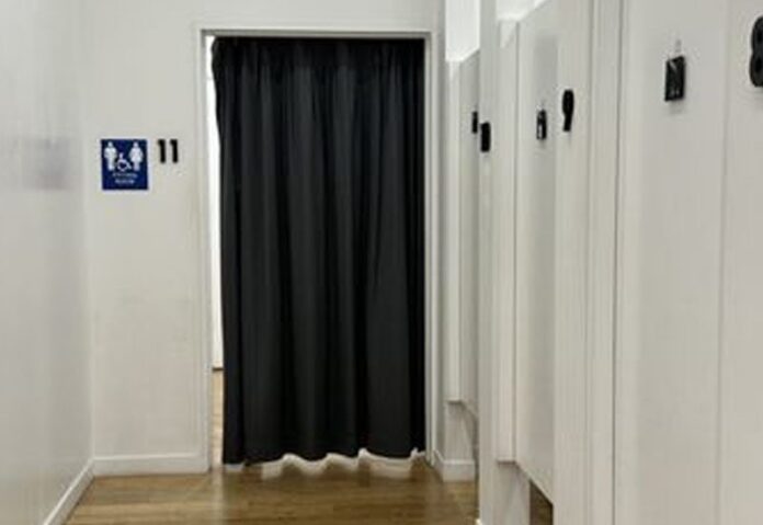 Shocking Betrayal of Trust: Uniqlo Store Manager Caught Secretly Filming Female Customer in Fitting Room - News Directory 3