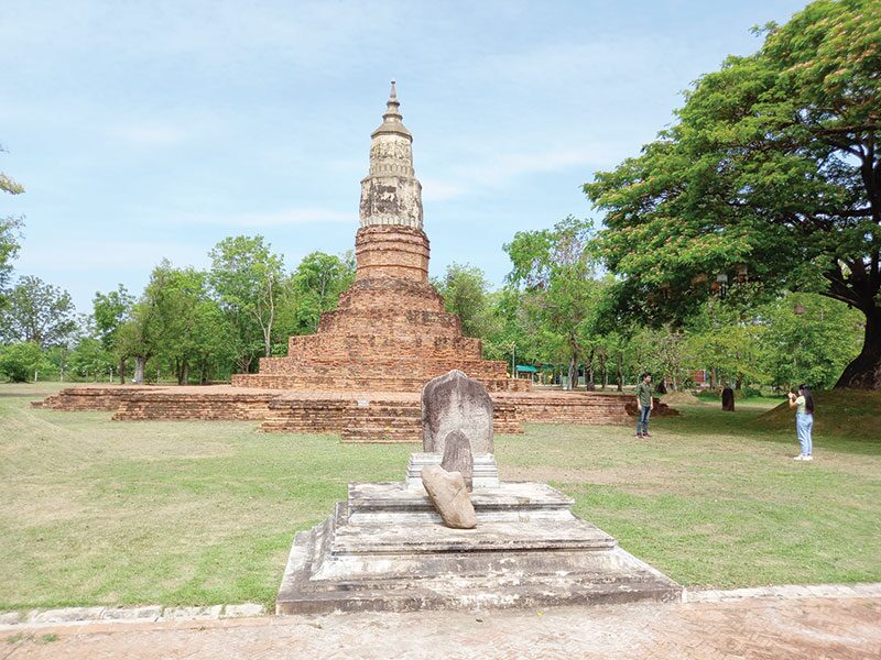 เที่ยววัดวันหยุด - ไหว้พระธาตุยาคู จ.กาฬสินธุ์ เจดีย์ใหญ่เมืองฟ้าแดดสงยาง