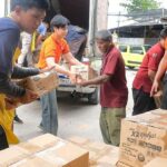 "ฮีโร่"   ส่งมอบถุงขยะ 1 ล้านใบ ช่วยผู้ประสบภัยน้ำท่วม