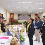 กปร. มอบโล่พร้อมเกียรติบัตร ศูนย์เรียนรู้ตามแนวพระราชดำริของโครงการศึกษาวิธีการฟื้นฟูที่ดินเสื่อมโทรมเขาชะงุ้ม