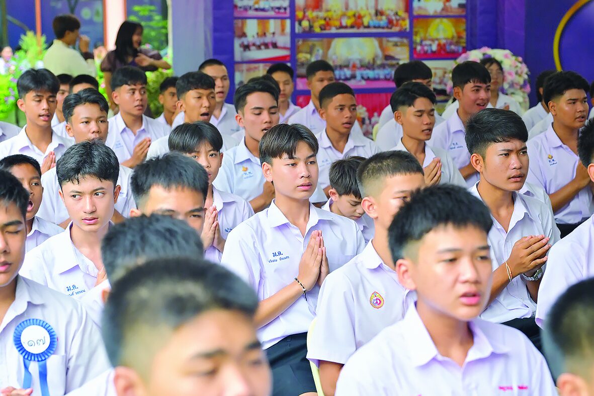 ข่าวสดพระเครื่อง - เปิดผลสำรวจพฤติกรรมคนไทย ช่วยผู้อื่น-กตัญญู-ให้อภัย-มีวินัย