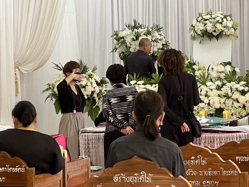 อึ้งทั้งงาน อุ้ม-พรรษวุฒิ สื่อกับช่างแต่งหน้าศพ ขอหมอนสีแดงในห้องนอน-อาหารฝีมือแม่