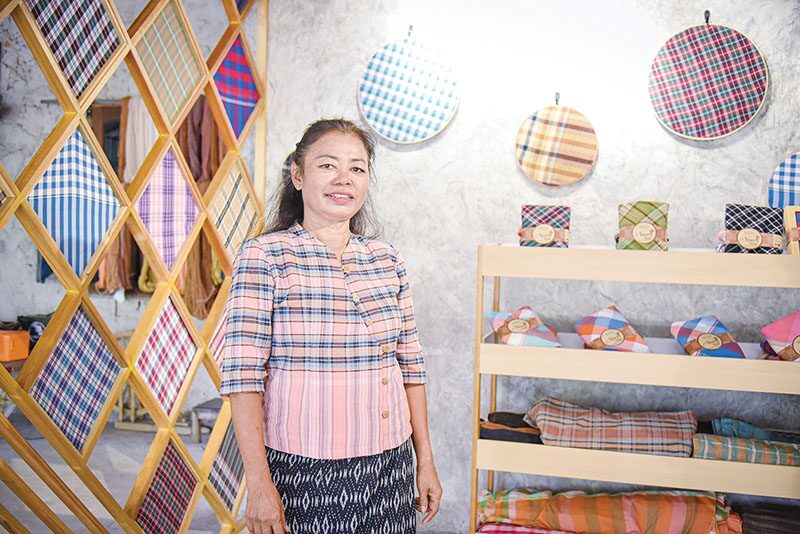 ปักหมุดศิลปวัฒนธรรม - สตูดิโอไอเดียนักศึกษา กลุ่มทอผ้าบ้านไทรงาม