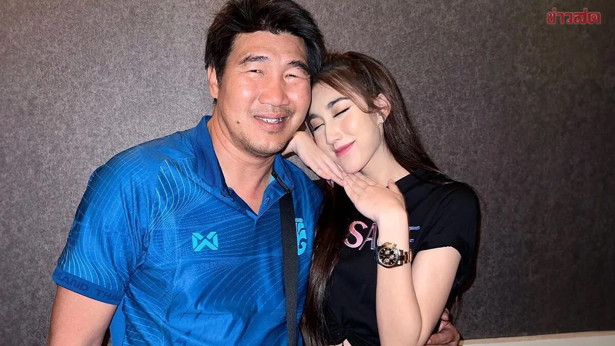 เบส คำสิงห์ แจ้งข่าว สมรักษ์ คำสิงห์ เลือดเลี้ยงสมองไม่พอ ซีกซ้ายไร้เรี่ยวแรงต้องเข้าไอซียู เบส คำสิงห์ แจ้งข่าว สมรักษ์ คำสิงห์ เลือดเลี้ยงสมองไม่พอ ซีกซ้ายไร้เรี่ยวแรงต้องเข้าไอซียู