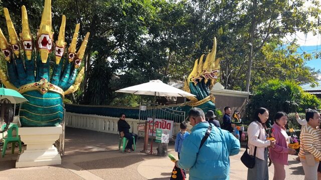 เลขเด็ด ยอดเงินปากนาค คำชะโนด เผยหวยเด็ด ตัวเลขในขันน้ำมนต์พ่อจ้ำ ส่องเลยแต่ละคนเห็นไม่เหมือนกัน หวัง พ่อปู่ศรีสุทโธ แม่ย่าศรีประทุมมา ให้โชคส่งท้ายปี