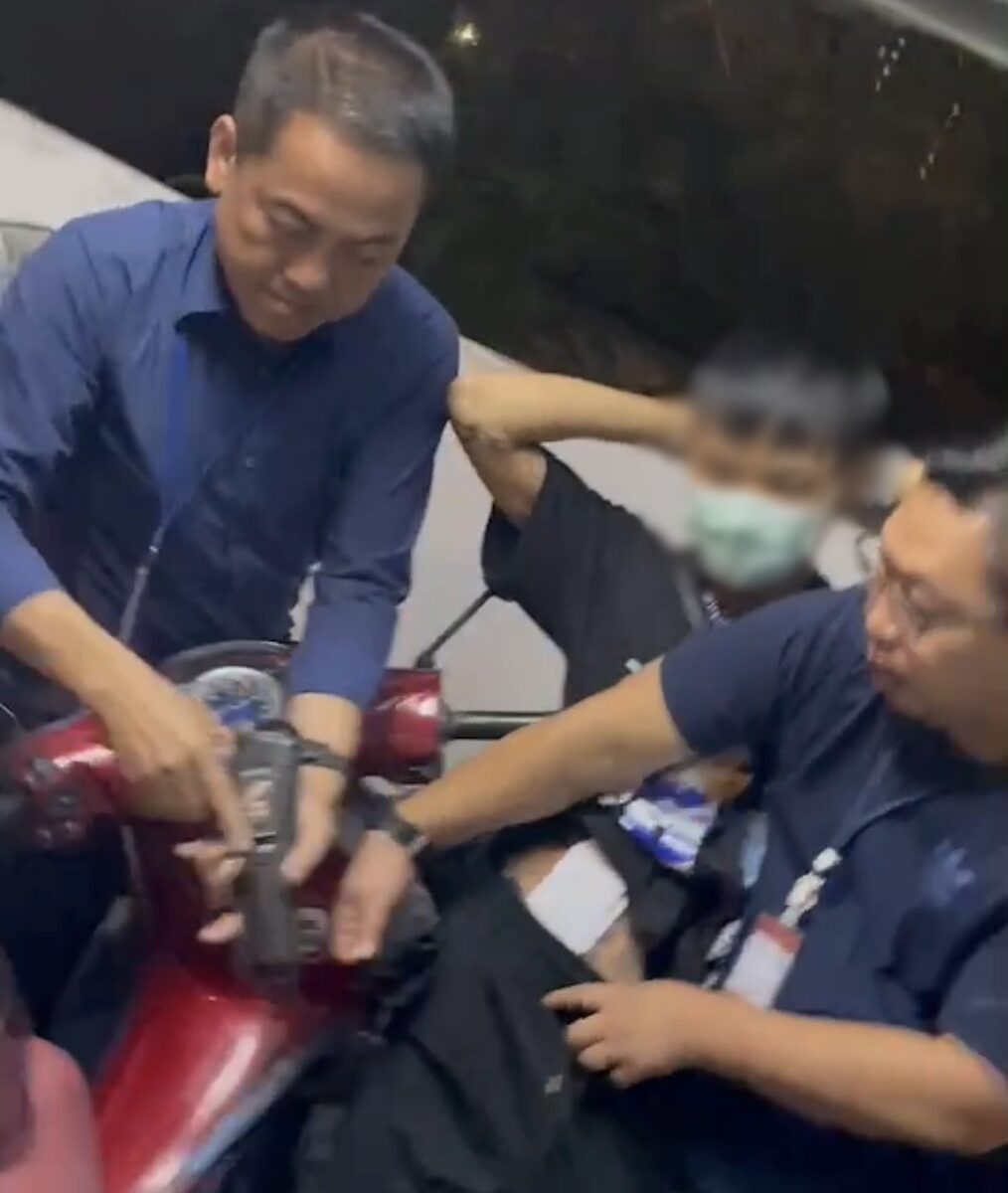 Police in Bangkok arrest suspect, seize firearms in gambling case | News by Thaiger