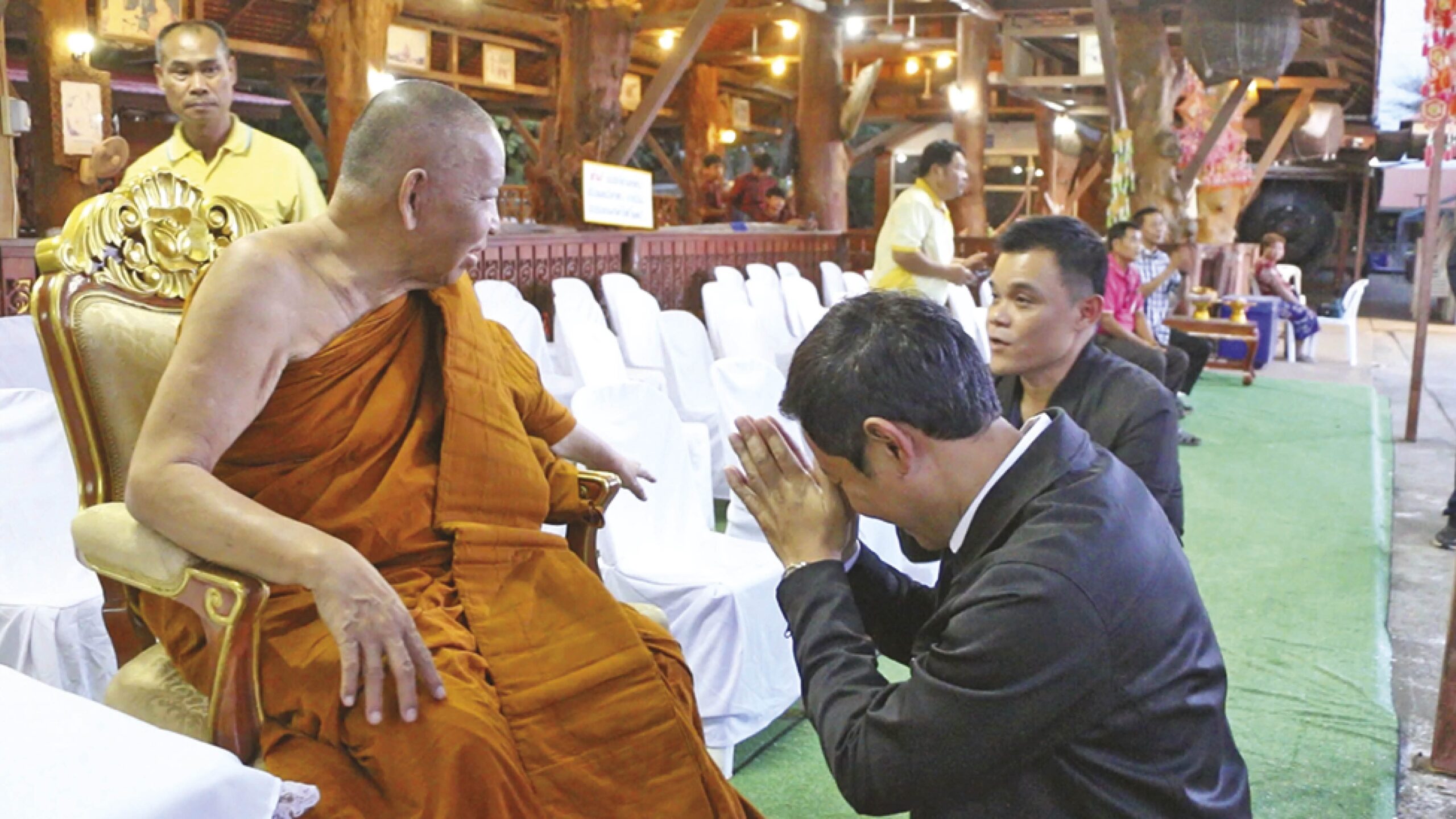 ข่าวสดพระเครื่อง - สักการะ‘พระพรหมวชิรดิลก’ มุทิตาอายุวัฒนมงคล 79 ปี