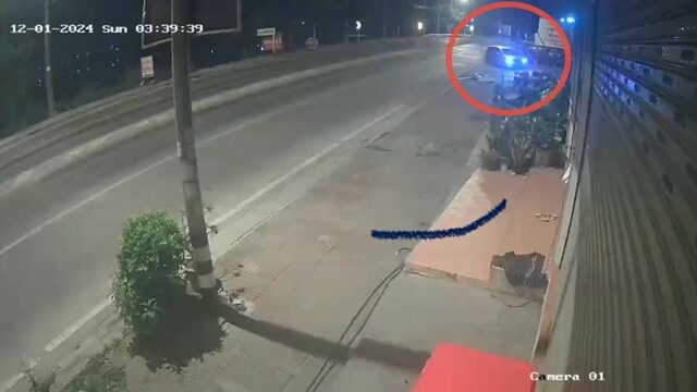 2 เจ้าของร้าน ประกาศตามหาคนหาย หนุ่มขับเก๋ง เสียหลักชนร้านซ่อมแอร์ กำแพงพัง เครื่องมือช่างพังเสียหายกว่าครึ่งแสน ตกปากรับคำจะชดใช้ ก่อนติดต่อได้วันเดียว